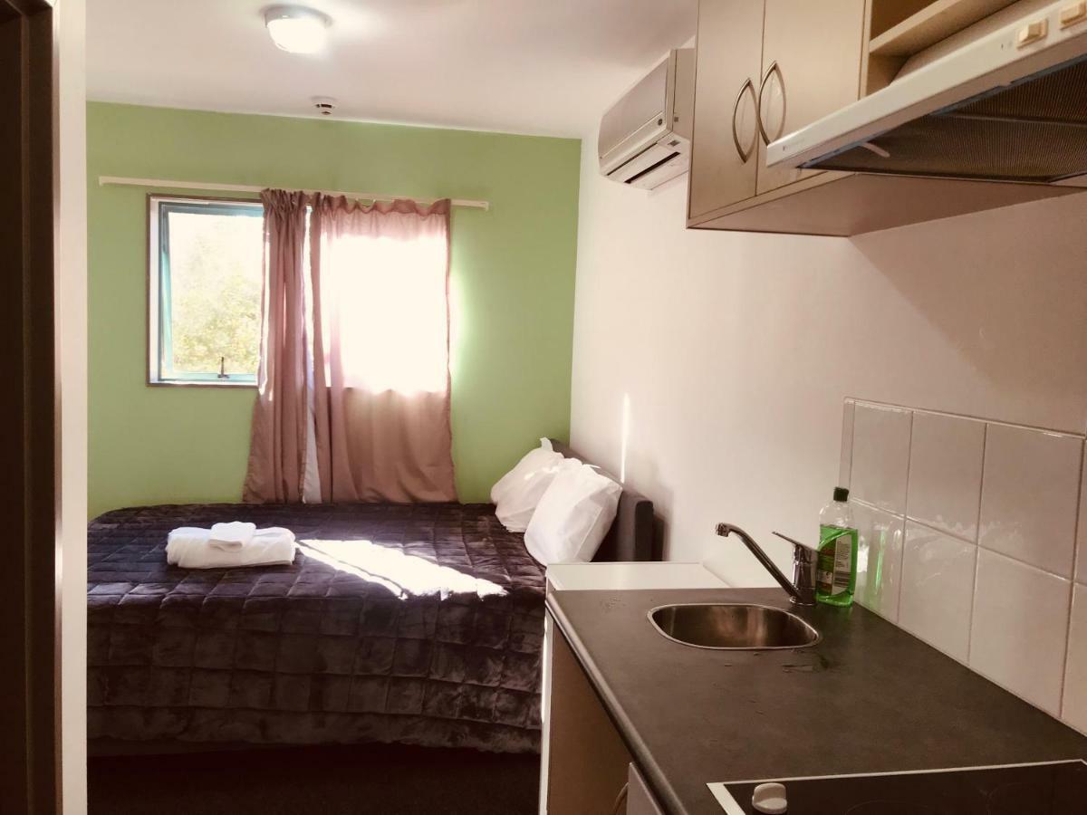 Red Rose Motel Таупо Екстериор снимка